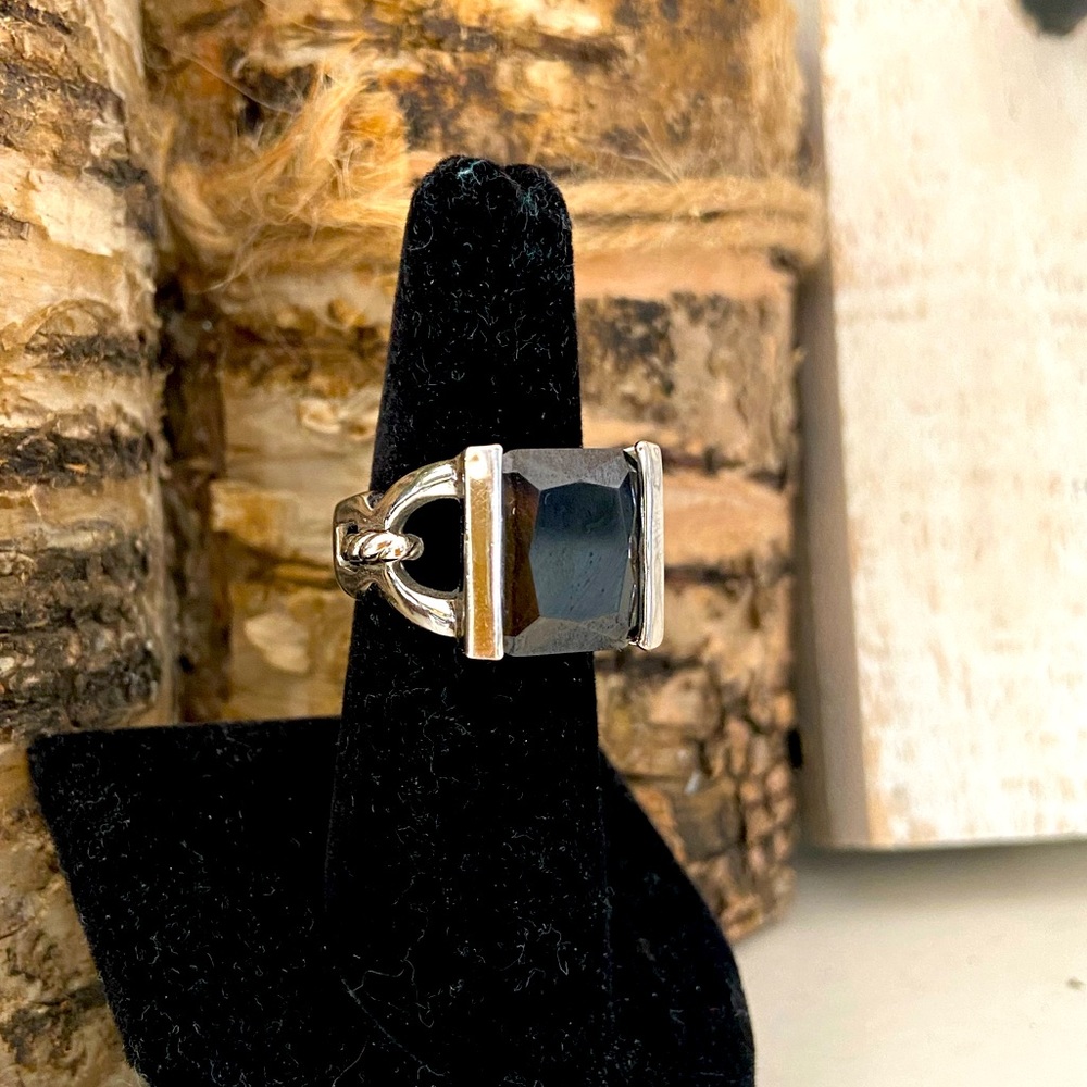 Lia Sophia Thriller Ring - size 7